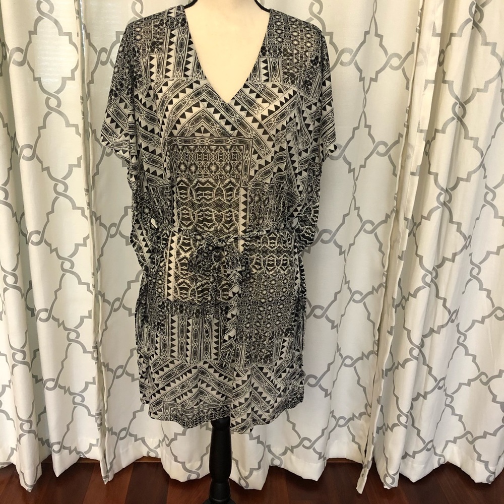 Black & White H&M cover-up size Medium